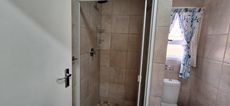 To Let 2 Bedroom Property for Rent in Fraaiuitsig Western Cape